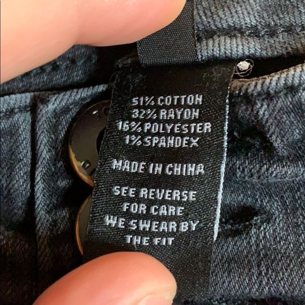 Torrid Black Skinny Jeans 26T - Picture 4 of 7
